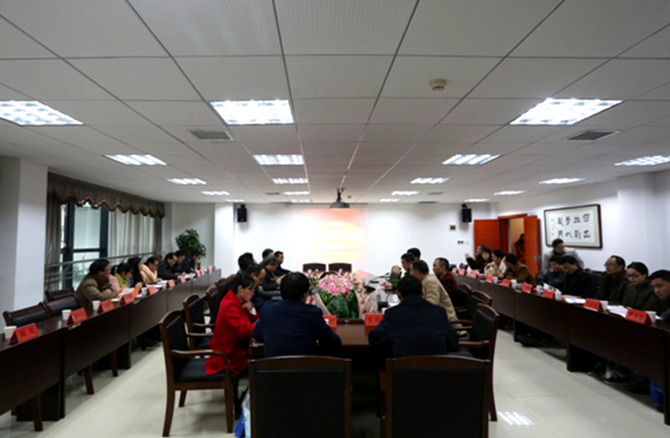 衡陽先進裝備制造業(yè)職教集團暨衡陽市職業(yè)院校計算機類專業(yè)建設研討會在我院召開1 衡陽先進裝備制造業(yè)職教集團暨衡陽市職業(yè)院校計算機類專業(yè)建設研討會在我院召開1